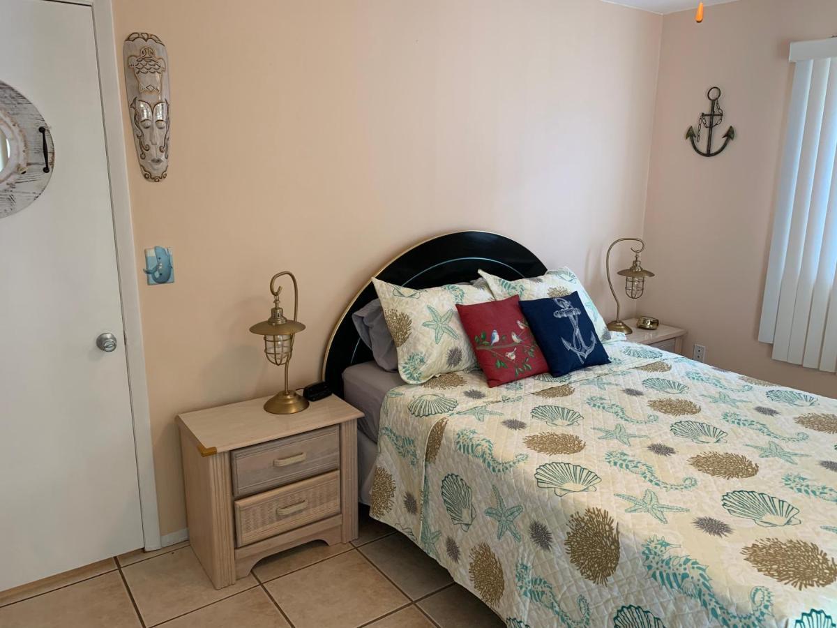 Michaels -Beachside Bungalows St. Pete Beach Eksteriør billede
